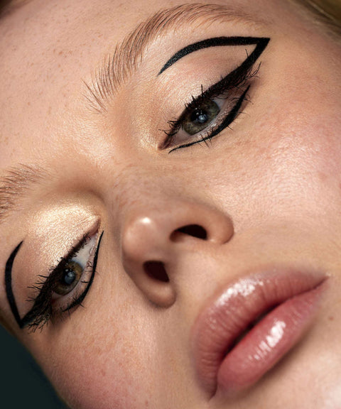 Black Eyeliner - Photo 6