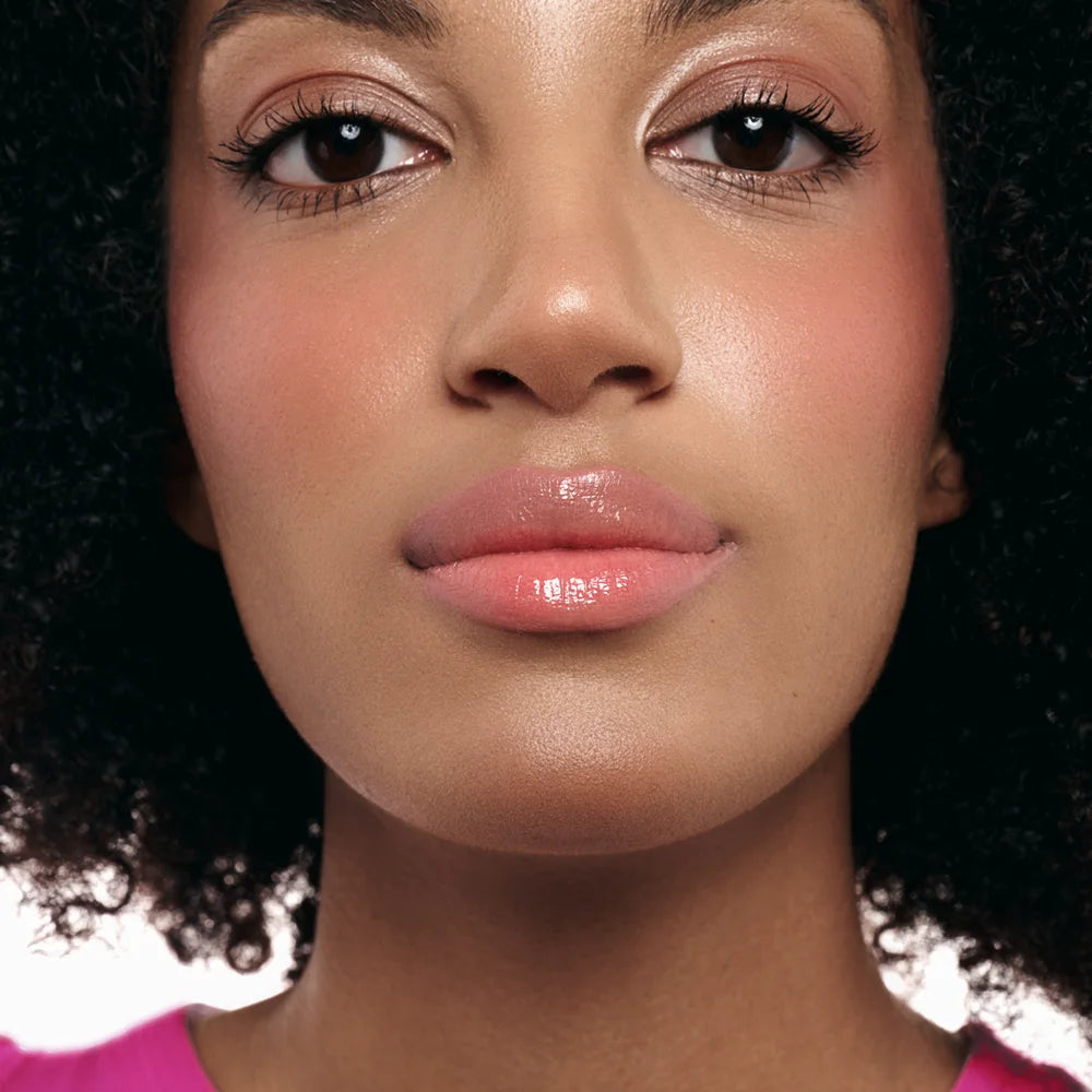 {"type":"root","children":[{"type":"heading","children":[{"type":"text","value":"3. Enjoy Smooth Lips"}],"level":4}]}