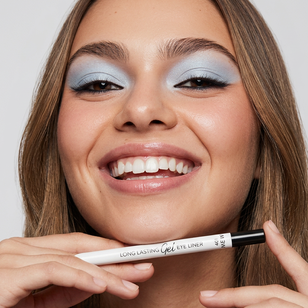 {"type":"root","children":[{"type":"heading","children":[{"type":"text","value":"2. Add Eyeshadow on Top"}],"level":4}]}