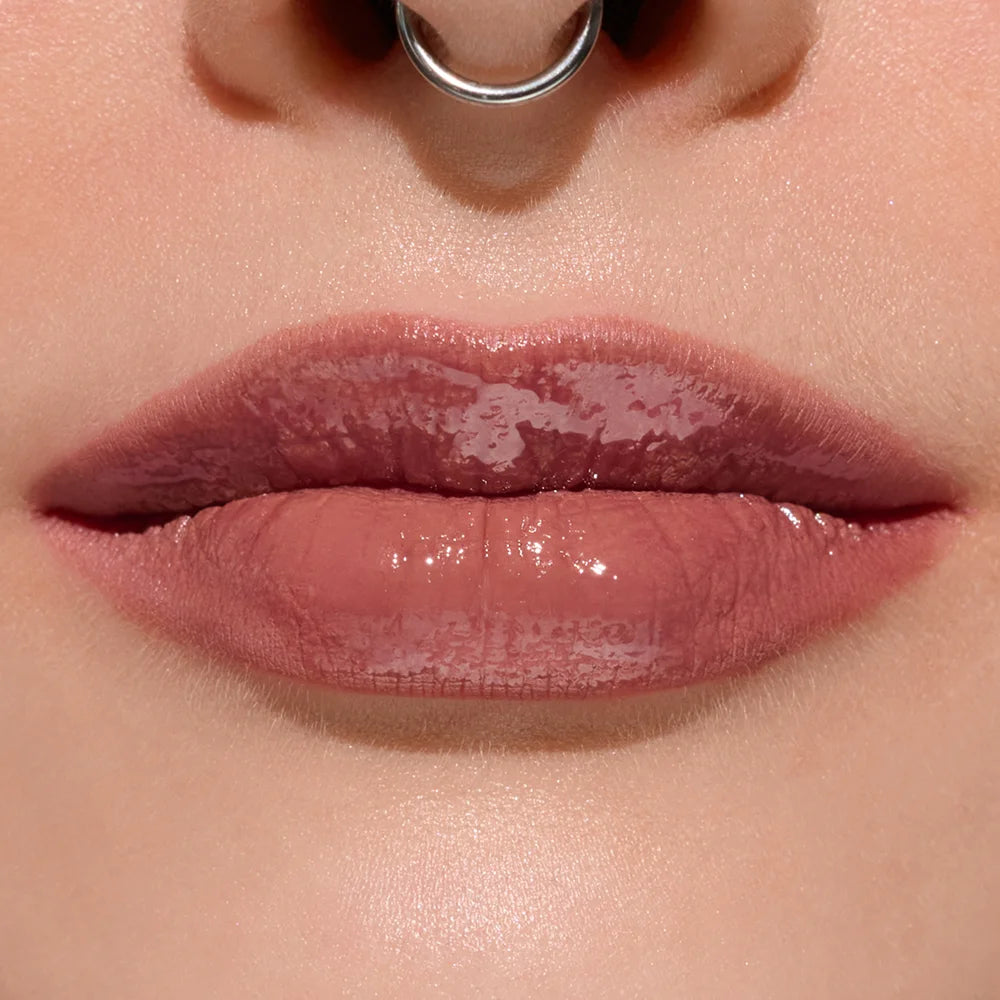 {"type":"root","children":[{"type":"heading","children":[{"type":"text","value":"2. Apply Lipstick or Gloss on Top"}],"level":4}]}