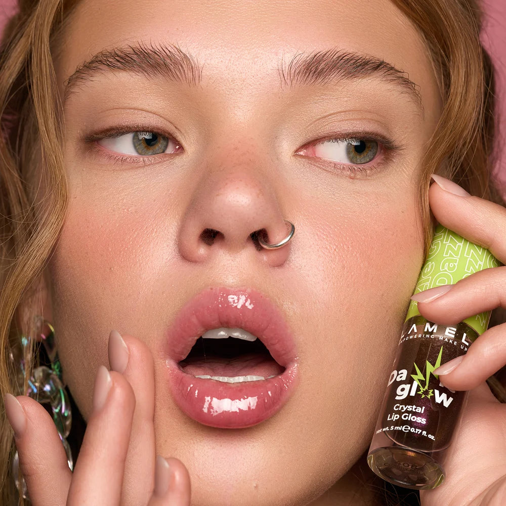 {"type":"root","children":[{"type":"heading","children":[{"type":"text","value":"3. Enjoy Hydrated Shine"}],"level":4}]}