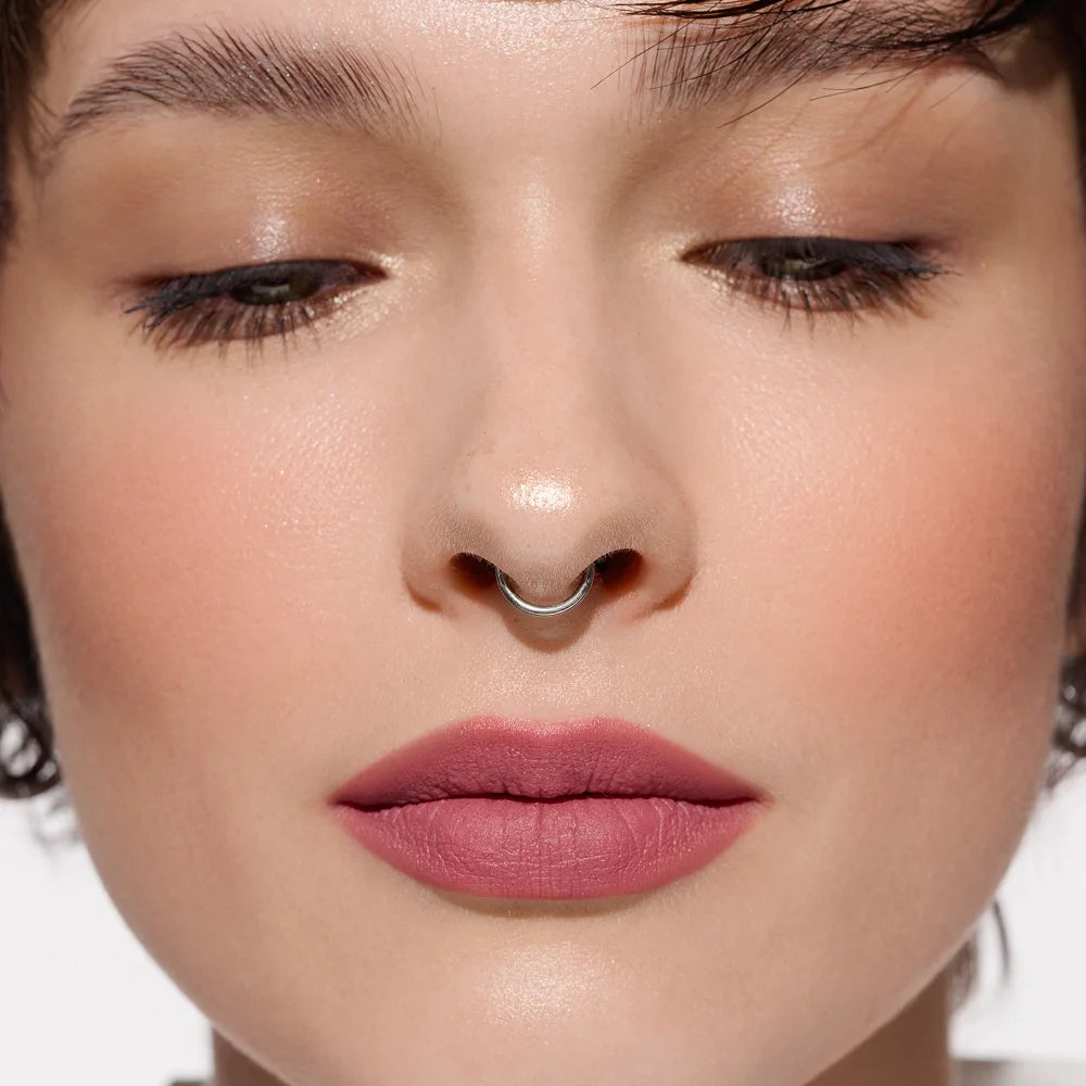 {"type":"root","children":[{"type":"heading","children":[{"type":"text","value":"3. Enjoy Matte Comfort","bold":true}],"level":4}]}