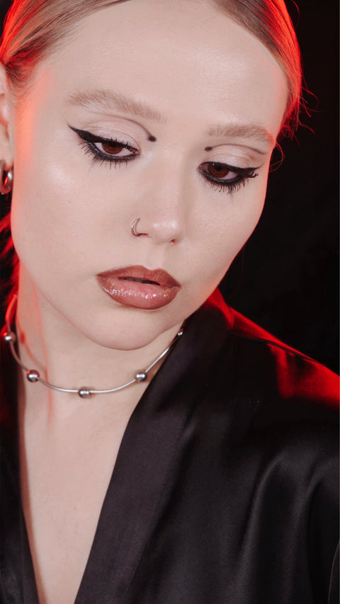 Dark Muse Makeup Bundle – Graphic Lines & Lifted Lashes