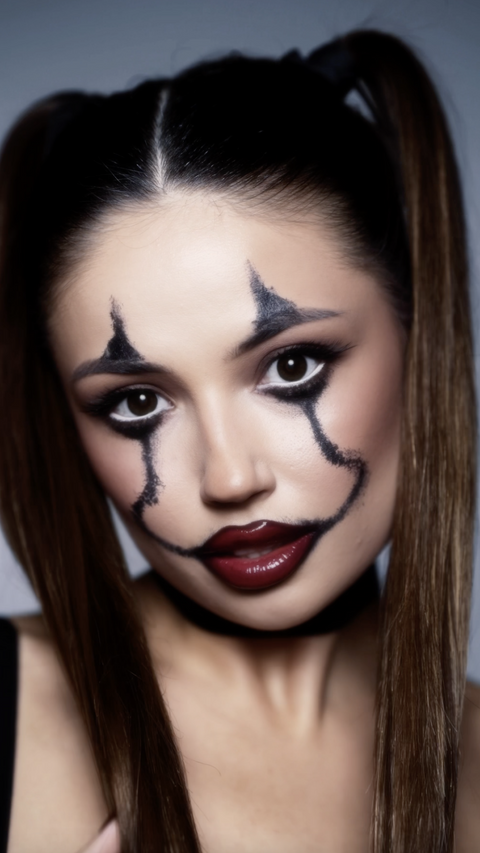 Halloween Clown Makeup Bundle – Bold Eyes & Smudged Red Smile